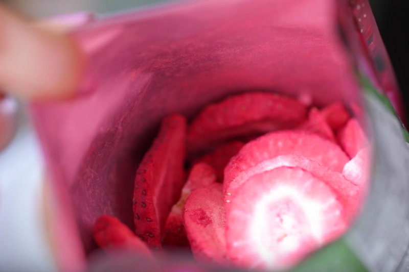 dehydrated strawberries