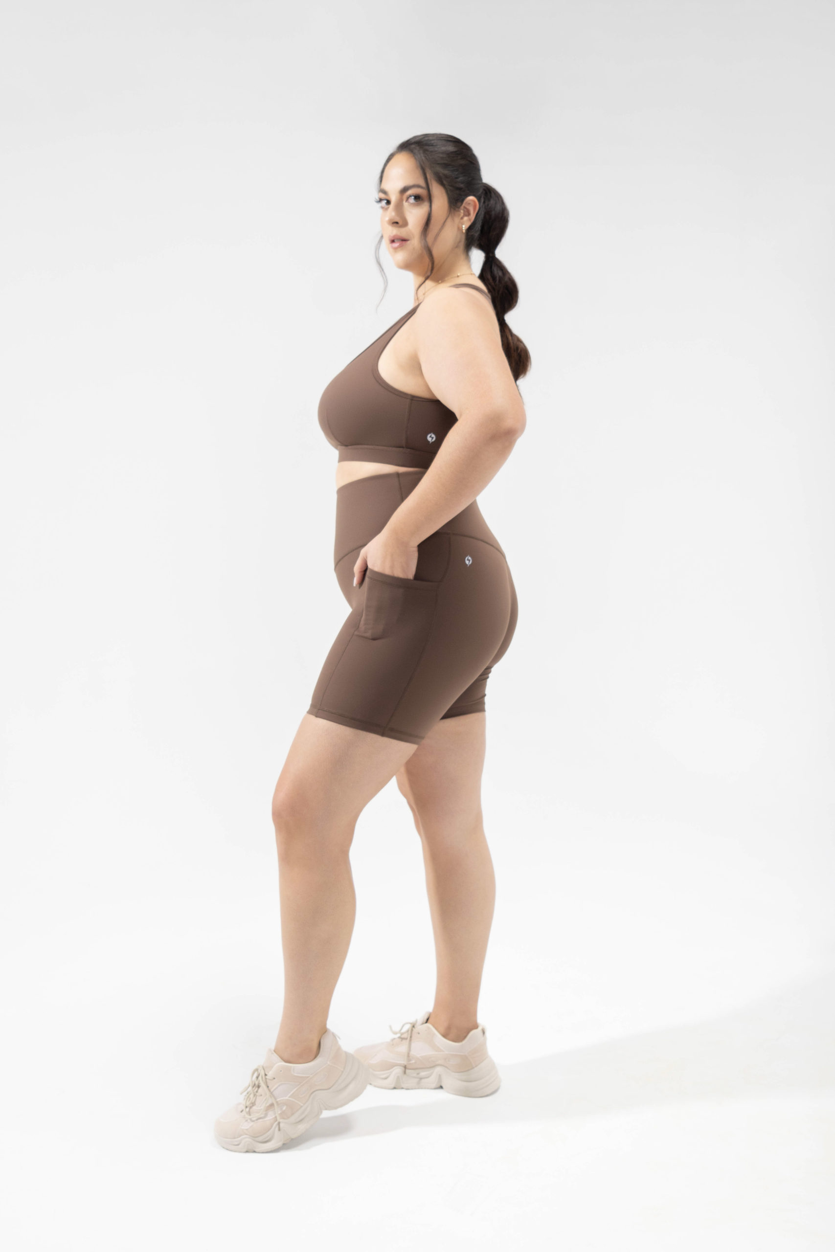 popflex captivate bra and supersculpt short with pockets in mocha