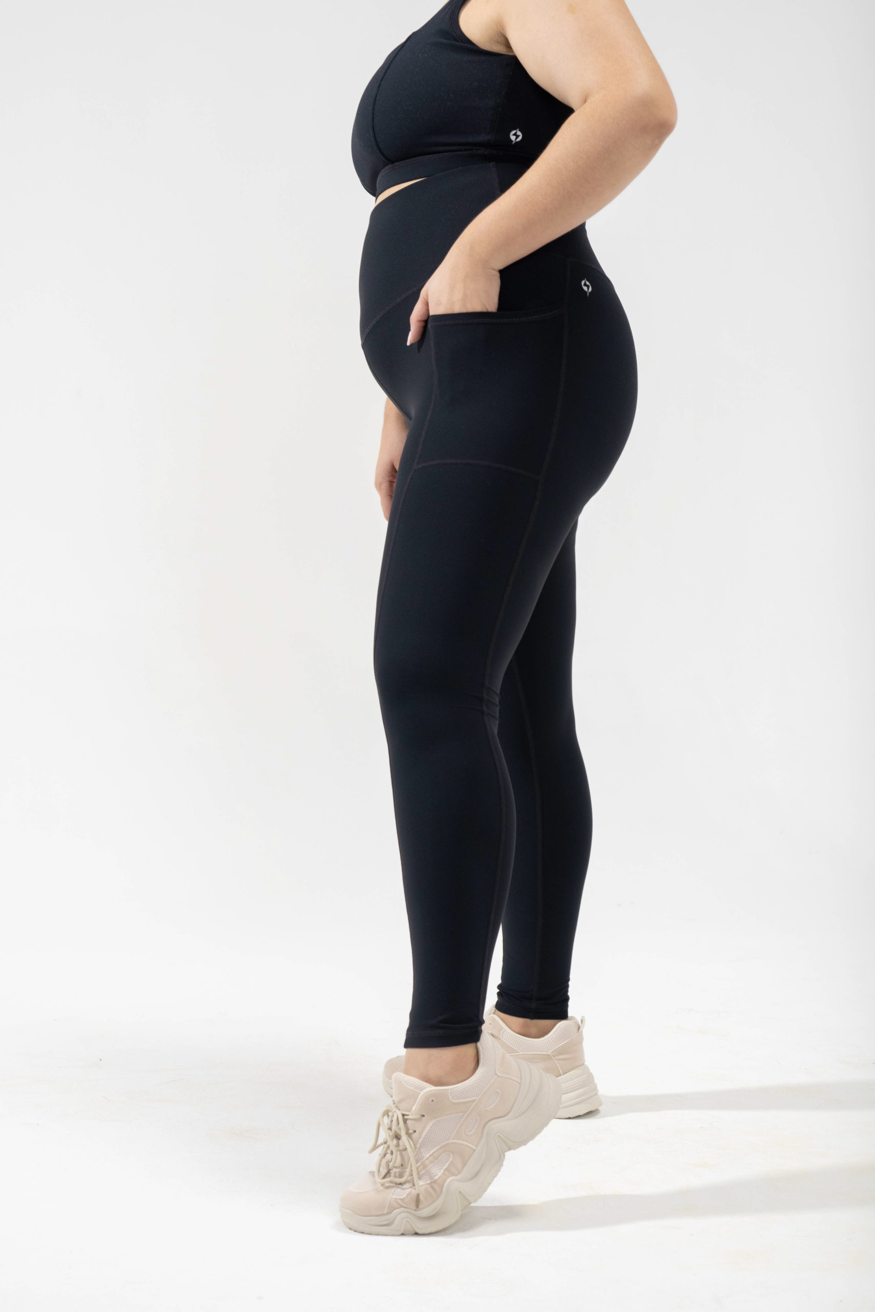 popflex timeless tights in black with pockets