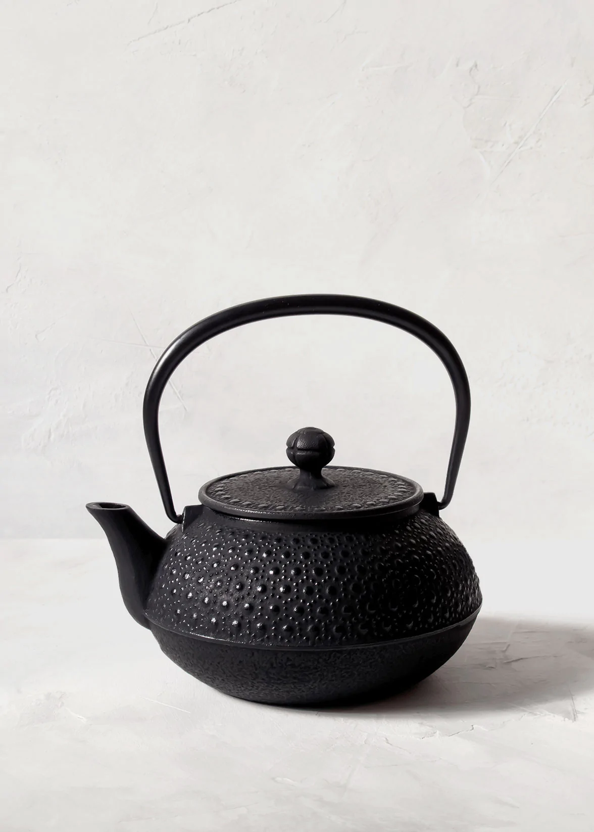 iwachu teapot black gift guide idea