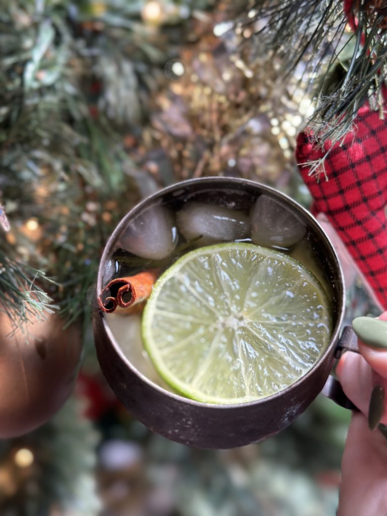 apple kentucky mule non-alcoholic drink for holidays