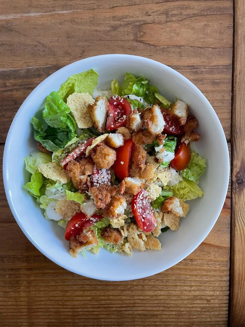 build a bowl challenge salad with chicken and tomatoes meal prep challenge
